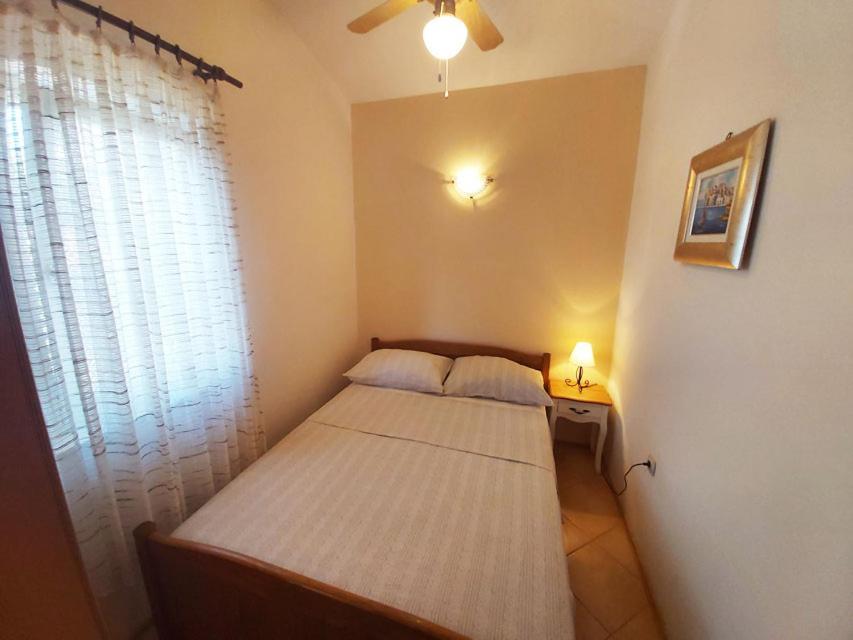 Apartments Carmen Vinišće Εξωτερικό φωτογραφία