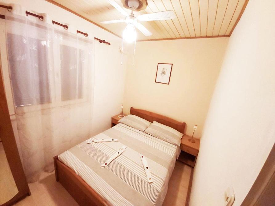 Apartments Carmen Vinišće Εξωτερικό φωτογραφία