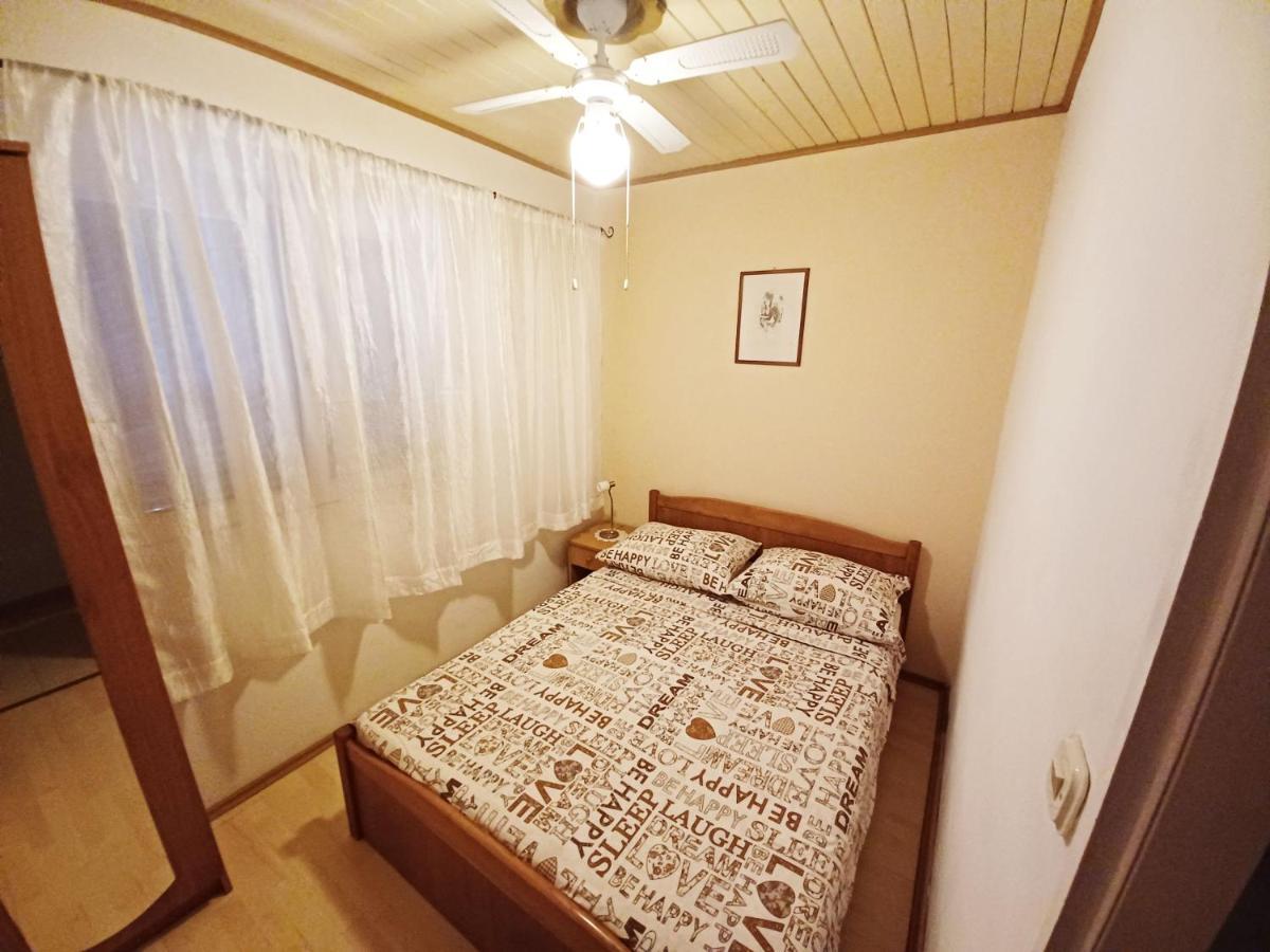 Apartments Carmen Vinišće Εξωτερικό φωτογραφία