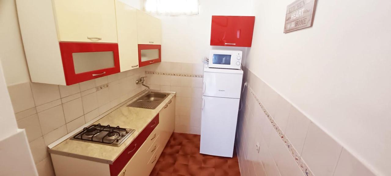 Apartments Carmen Vinišće Εξωτερικό φωτογραφία