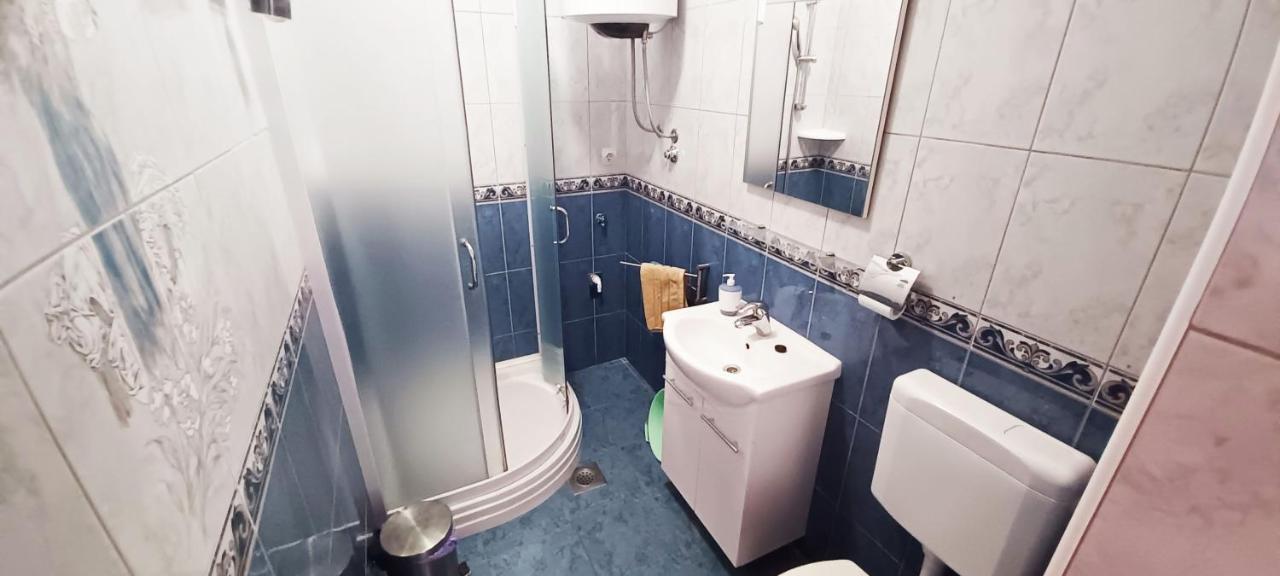Apartments Carmen Vinišće Εξωτερικό φωτογραφία