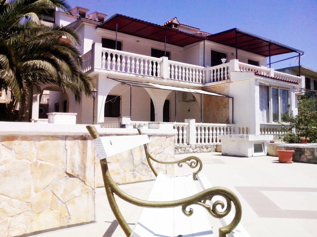 Apartments Carmen Vinišće Δωμάτιο φωτογραφία